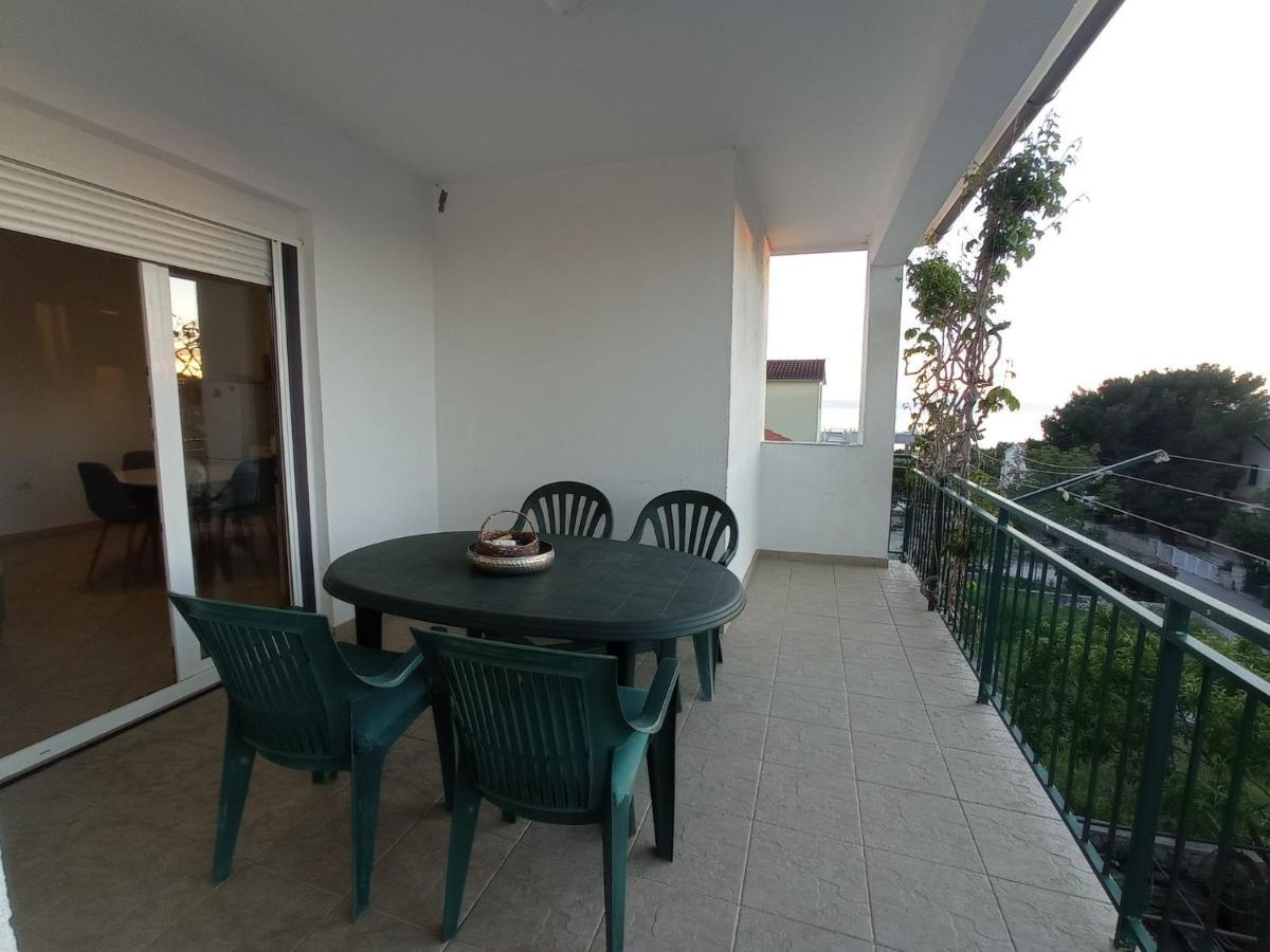 Apartments With A Parking Space Bilo, Primosten - 12868 Esterno foto